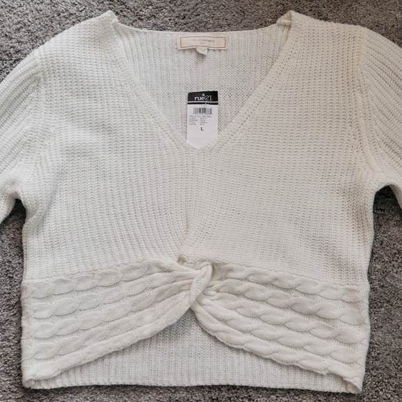 NWT White/Cream Sweater Crop Top with Twist Front - Picture 2 of 6